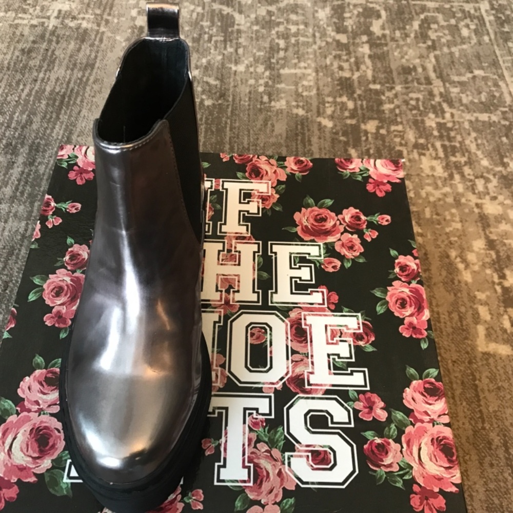 Jeffrey Campbell Pewter Chelsea Platform Boots - Picture 3 of 7